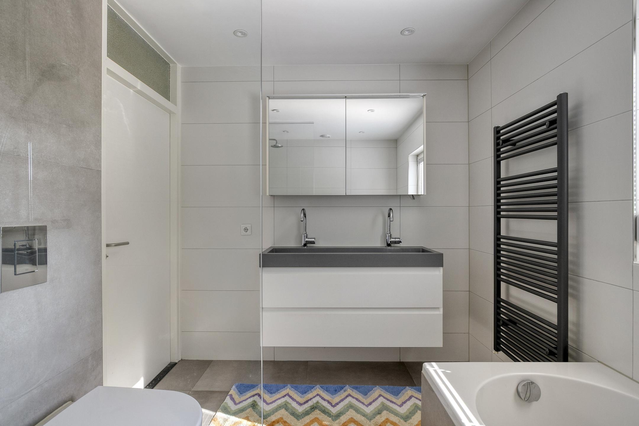 Tussenwoning te koop: Raadhuisstraat 93, Rosmalen