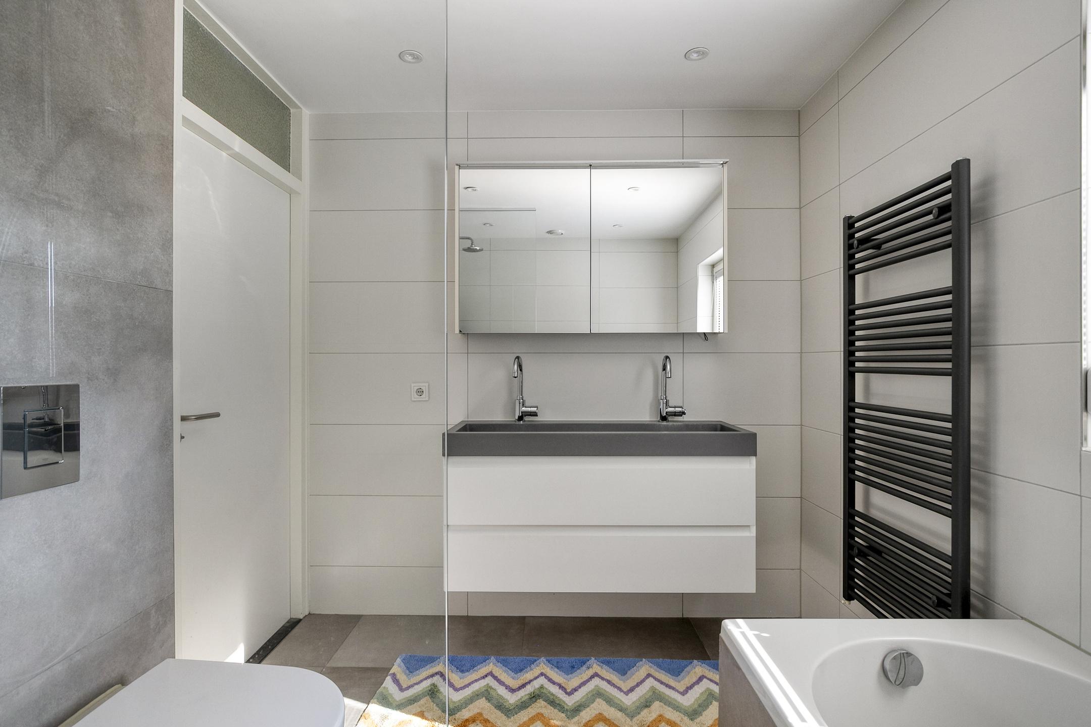 Tussenwoning te koop: Raadhuisstraat 93, Rosmalen