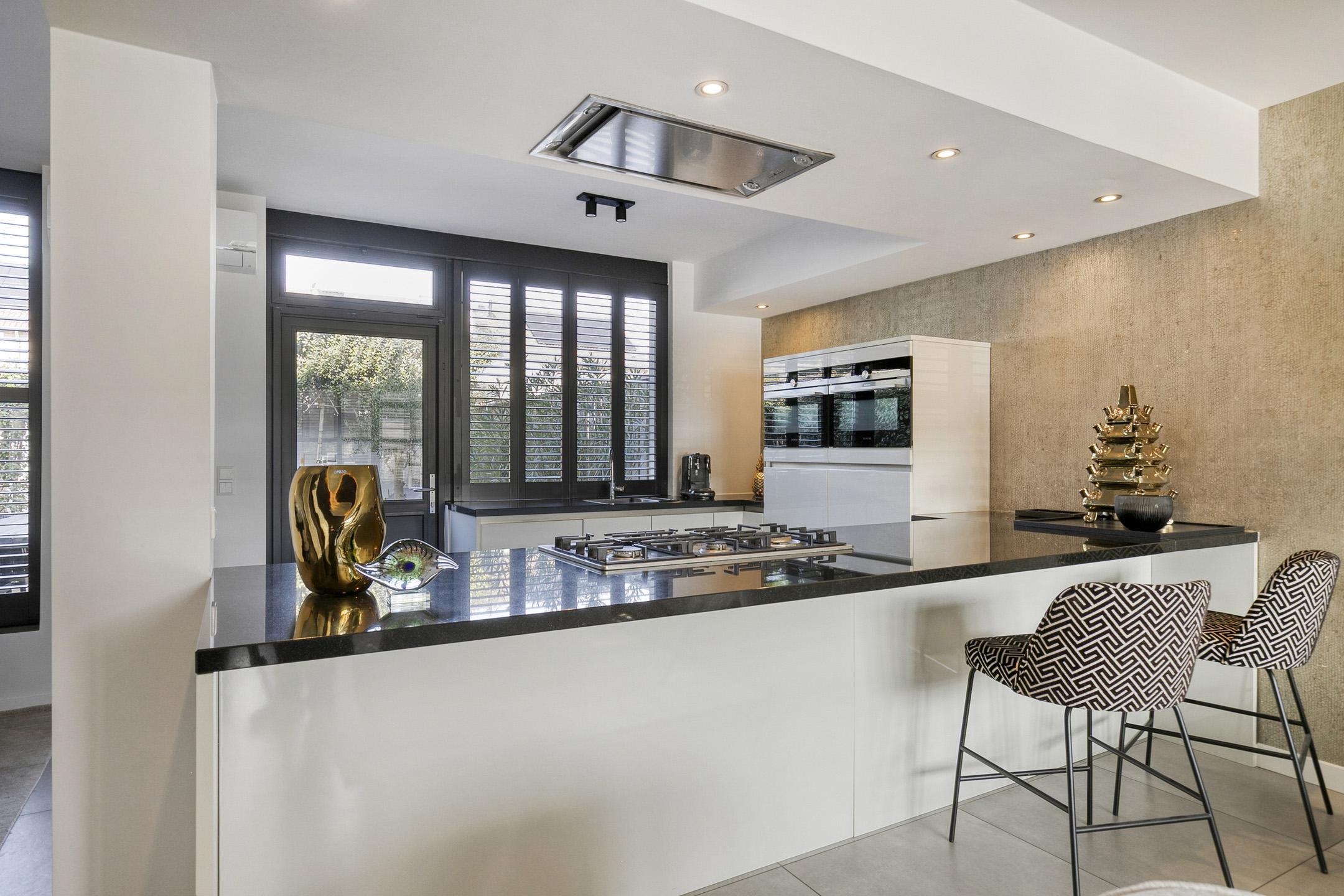 Tussenwoning te koop: Raadhuisstraat 93, Rosmalen