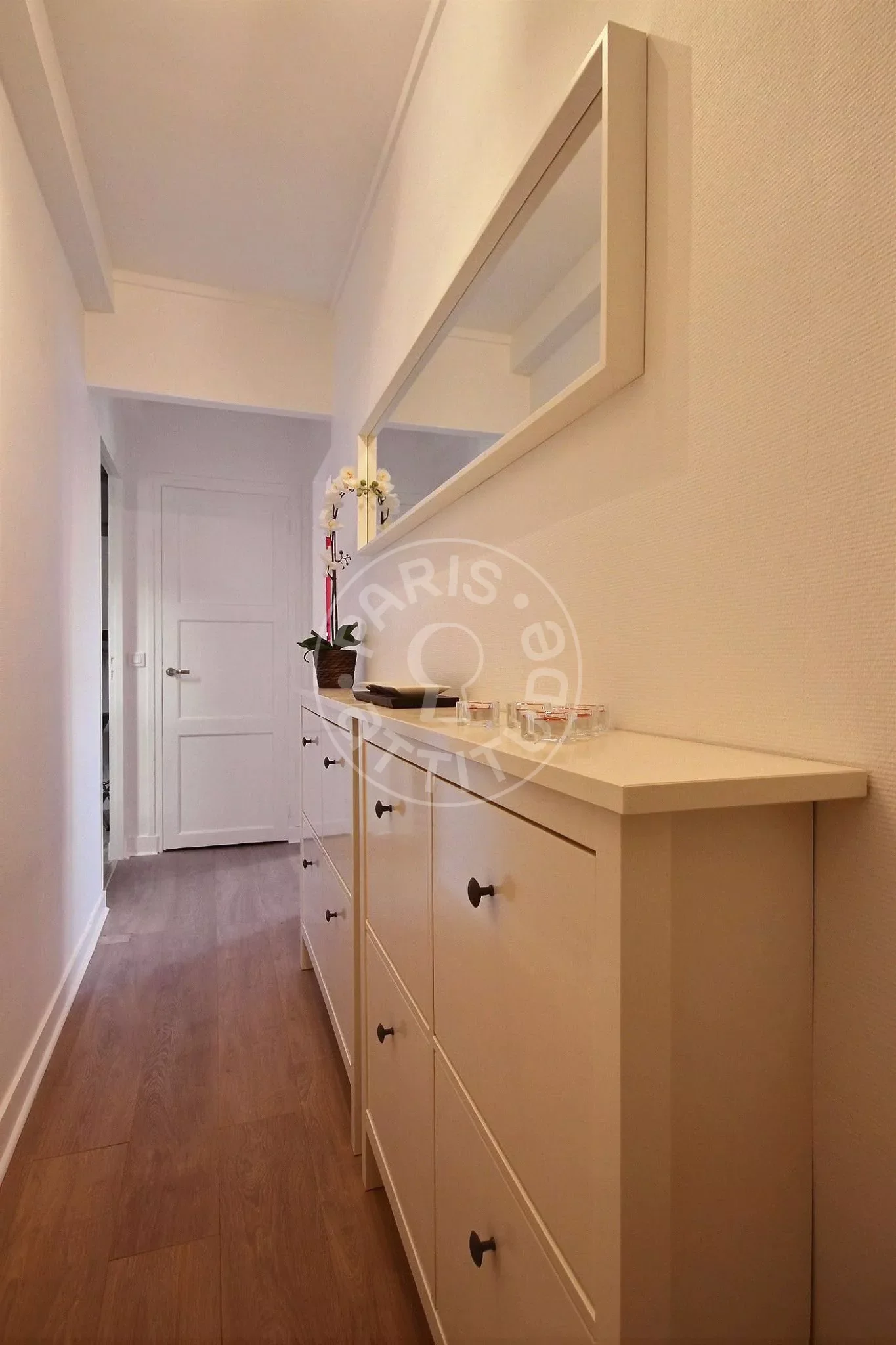 Flat Rue Duranton in Paris