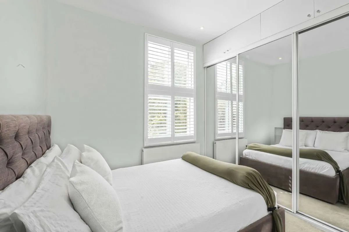 Flat Fernlea Road in Greater London