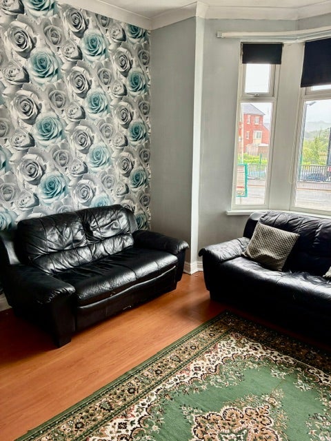 Flat Cowbridge Road East in Cardiff
