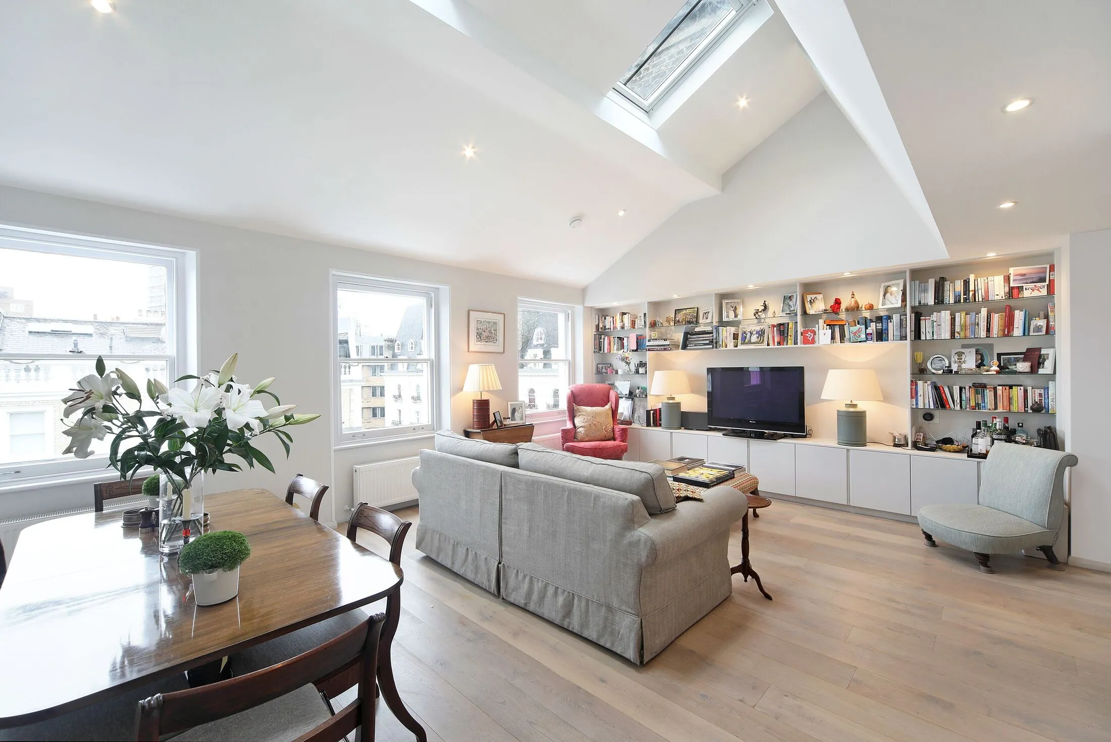 Flat Southwell Gardens in Greater London
