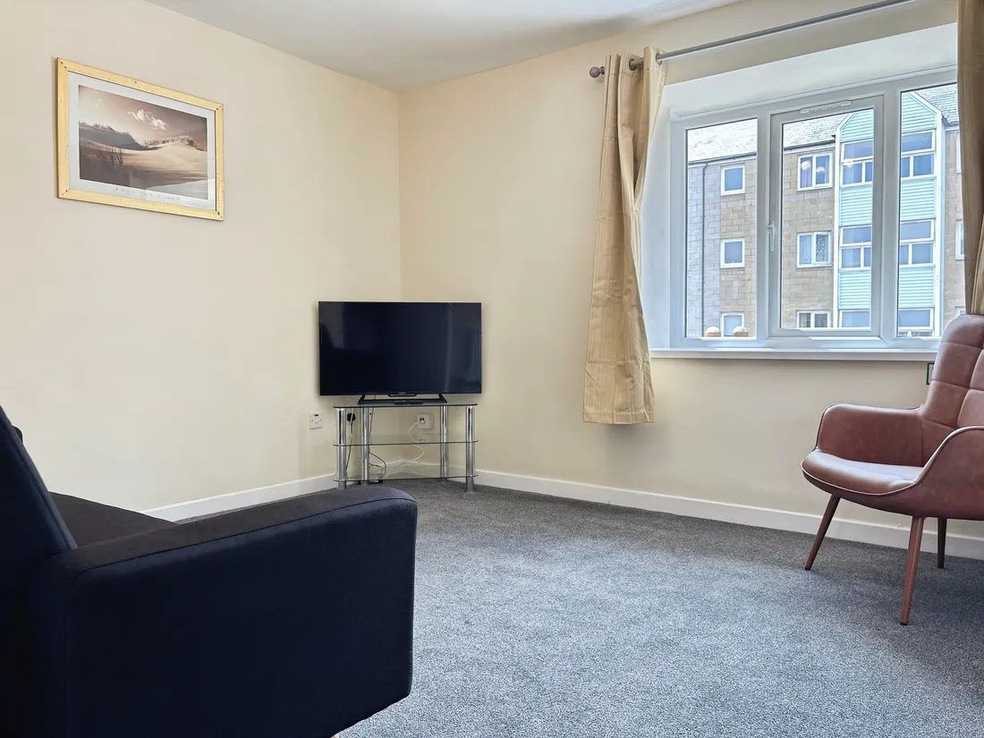 Flat Abernethy Quay in Swansea