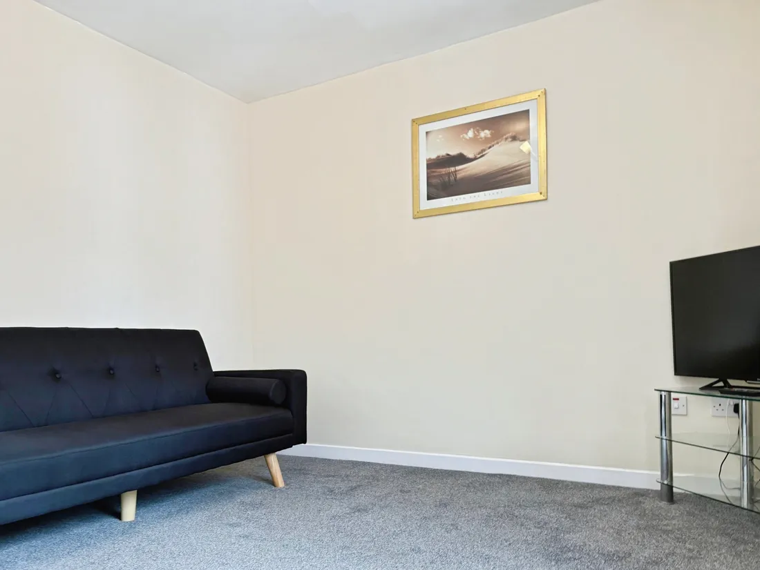 Flat Abernethy Quay in Swansea