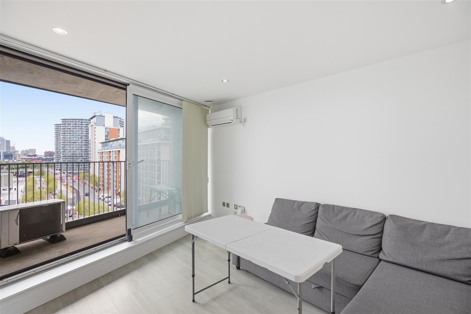 Flat ExCeL Marina in Greater London