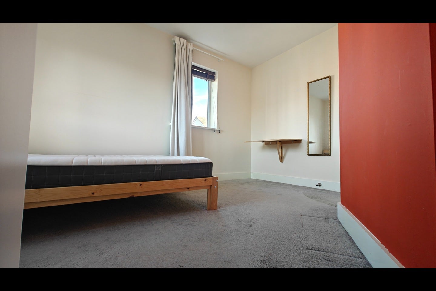 House Lyttelton Close in Rugby