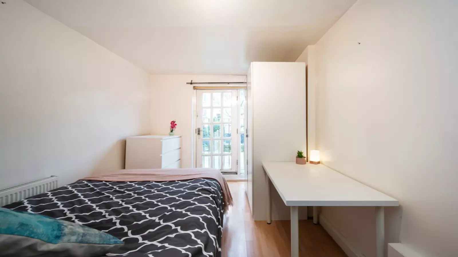 Room Marlborough Road in Greater London