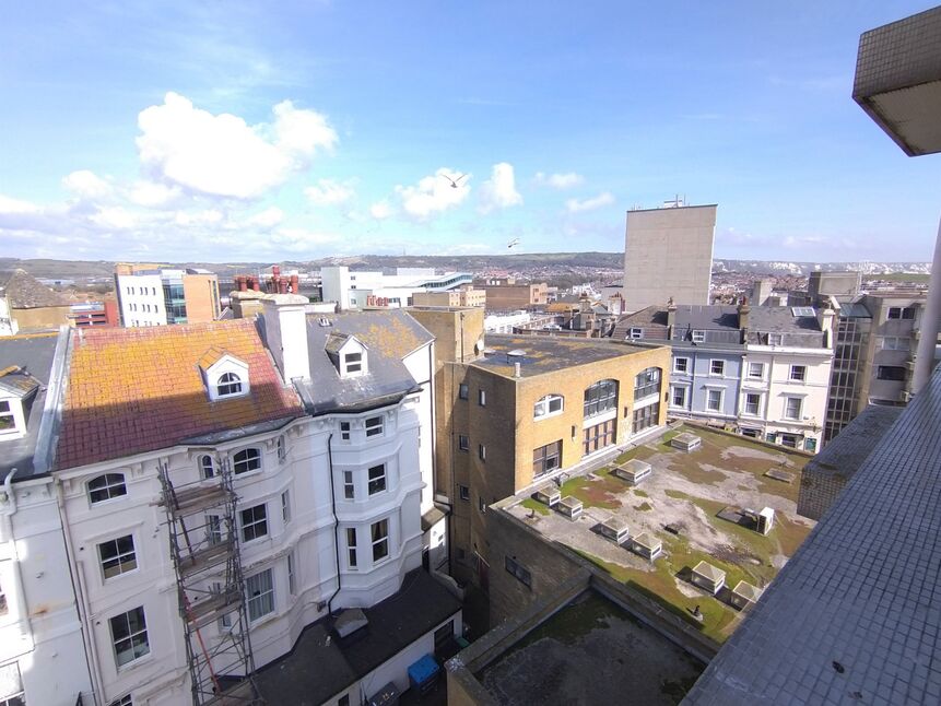 Flat The Leas in Folkestone and Hythe District