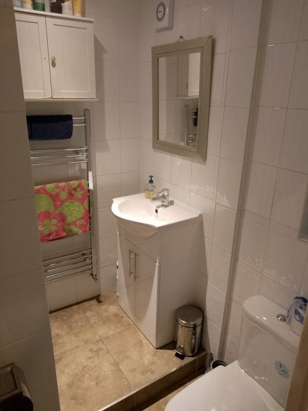 Room South Africa Road in Greater London