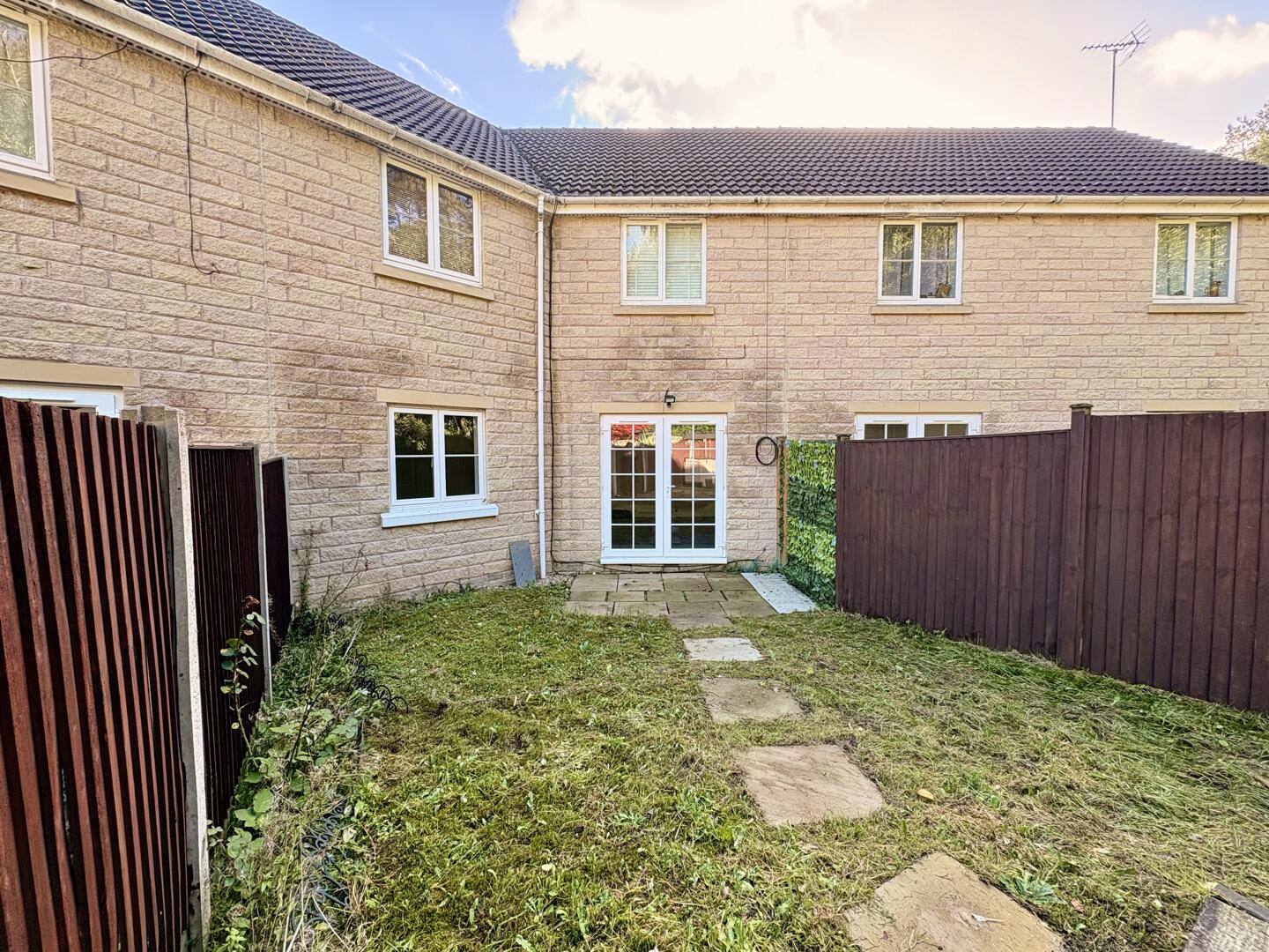Flat Millrise Road in Mansfield