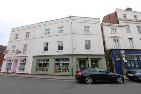 House Regent Place in Royal Leamington Spa