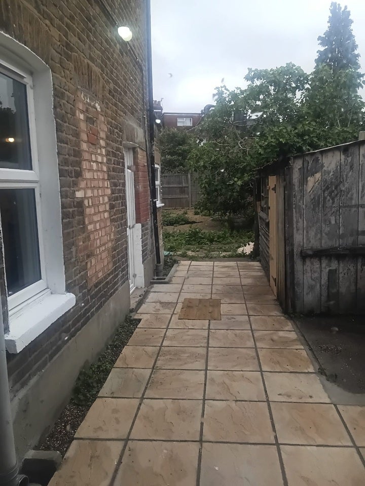 Flat Cranleigh Road in Greater London