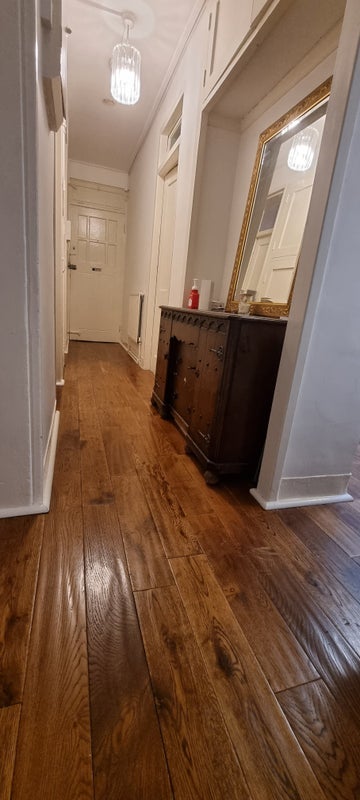 Room Waterloo Road in Greater London