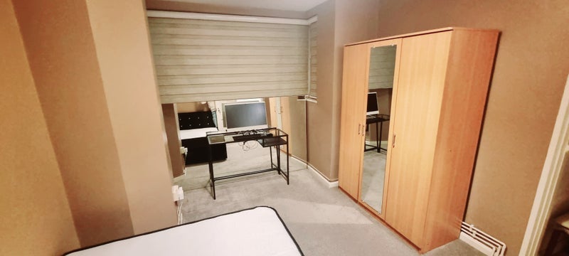 Room Waterloo Road in Greater London