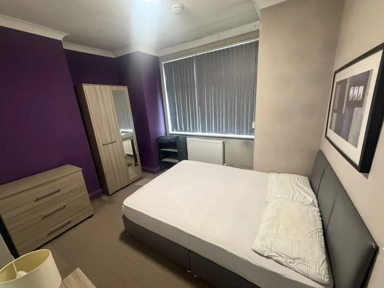 Room Graham Road in Greater London