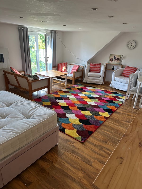 Room Rosedene Avenue in Greater London