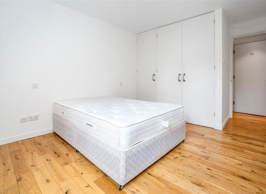 Flat Union Street in Greater London