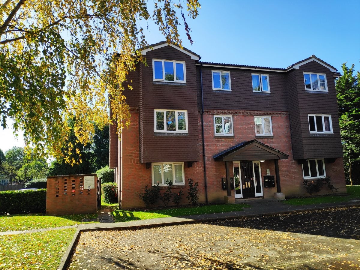 Flat Lynwood Road in Reigate and Banstead