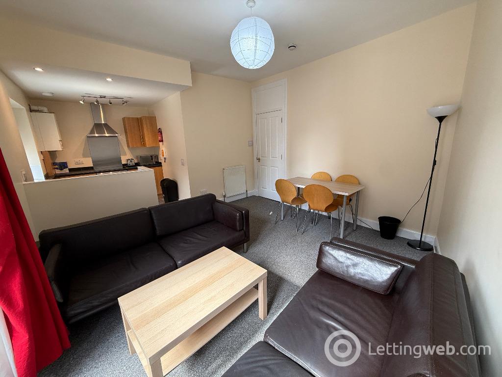 Flat Lochee Road in Dundee