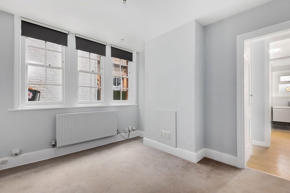 Flat Ashburnham Road in Tonbridge and Malling