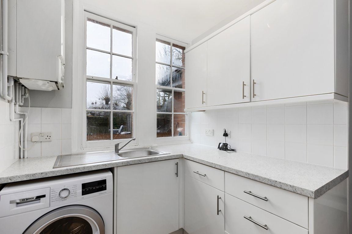 Flat Ashburnham Road in Tonbridge and Malling