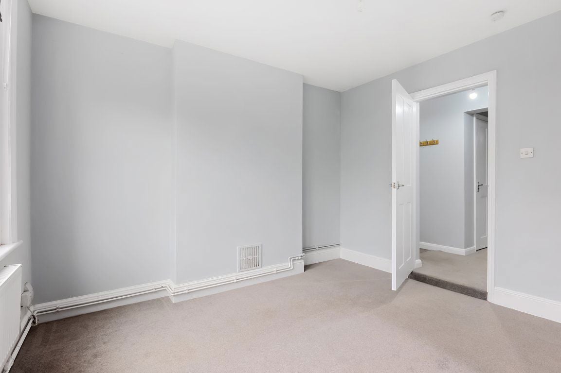 Flat Ashburnham Road in Tonbridge and Malling
