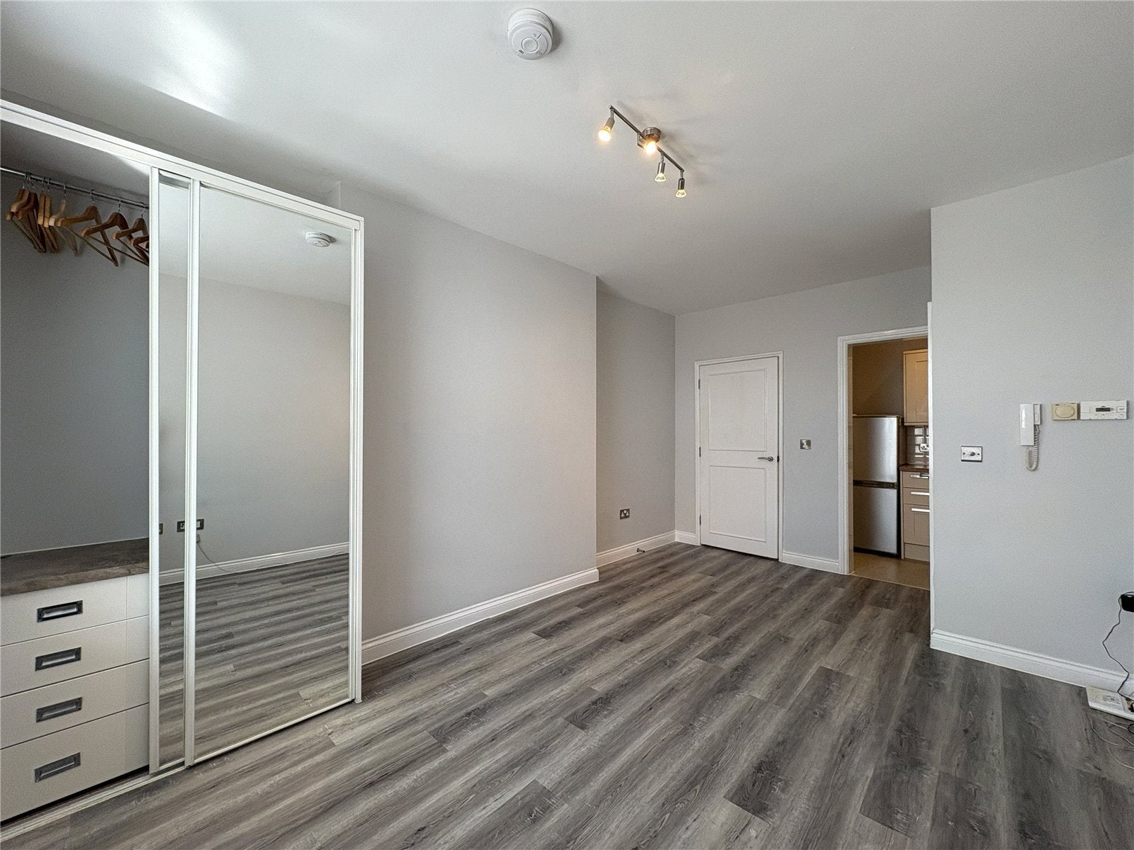 Flat Long Row in Amber Valley