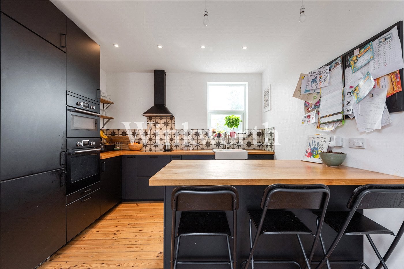 Flat Allison Road in Greater London