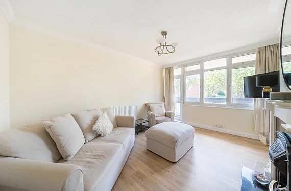 Flat Friern Road in Greater London