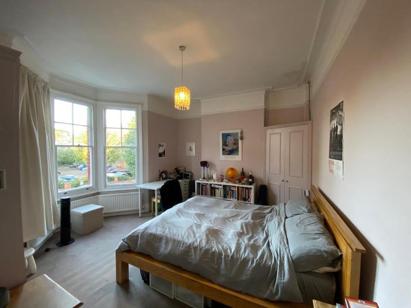 Room Rutland Park in Greater London