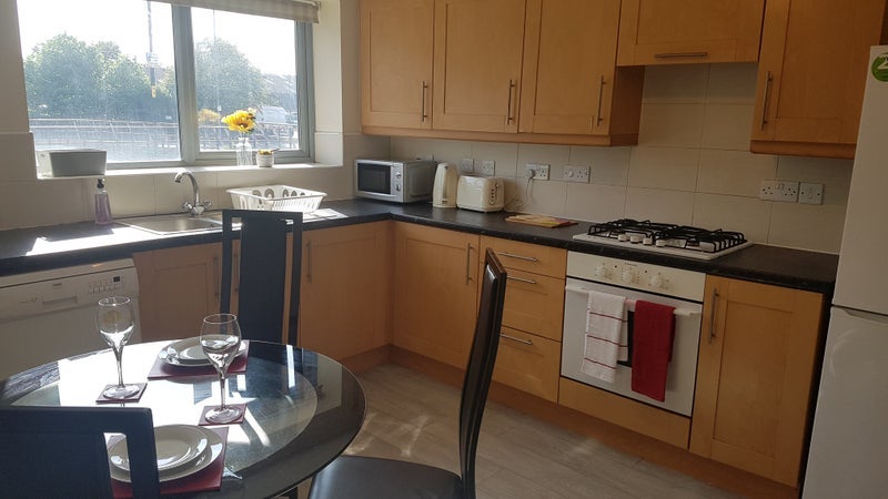 Room Falconwood Way in Manchester
