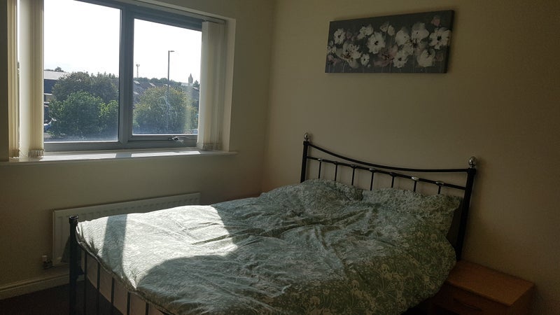 Room Falconwood Way in Manchester