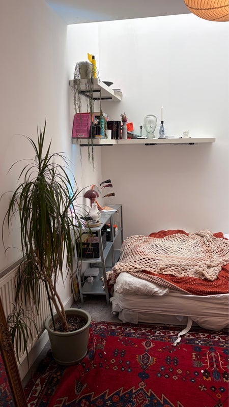 Room Gillett Place in Greater London