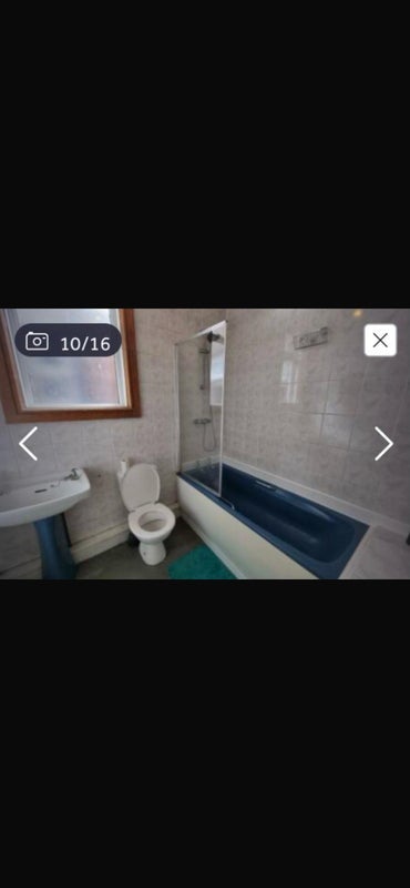 Room Moss Lane East in Manchester