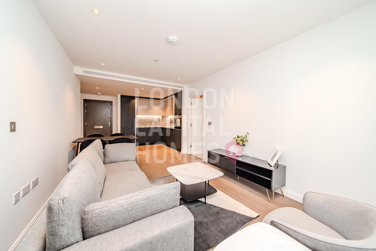 Flat Kennington Lane in Greater London