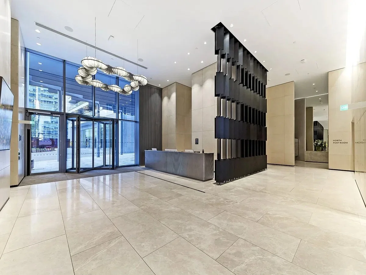 Flat Park Drive in Greater London