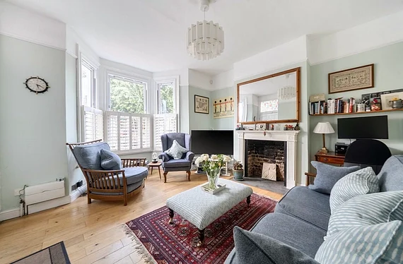 House Summerley Street in Greater London