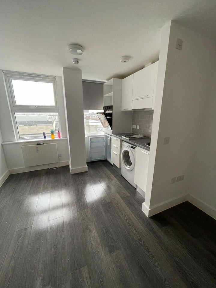 Flat Velizy Avenue in Harlow