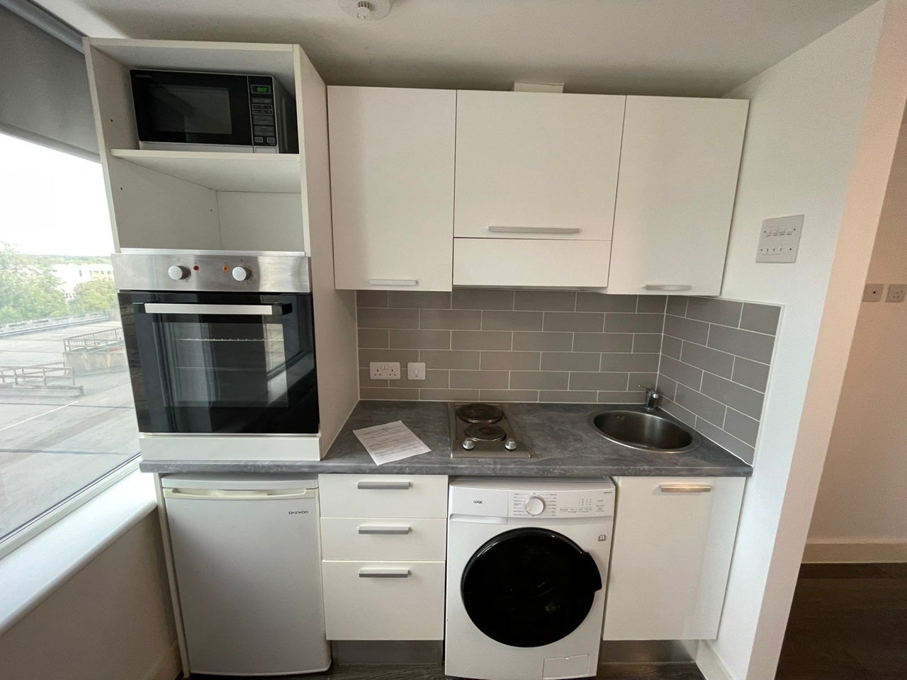 Flat Velizy Avenue in Harlow