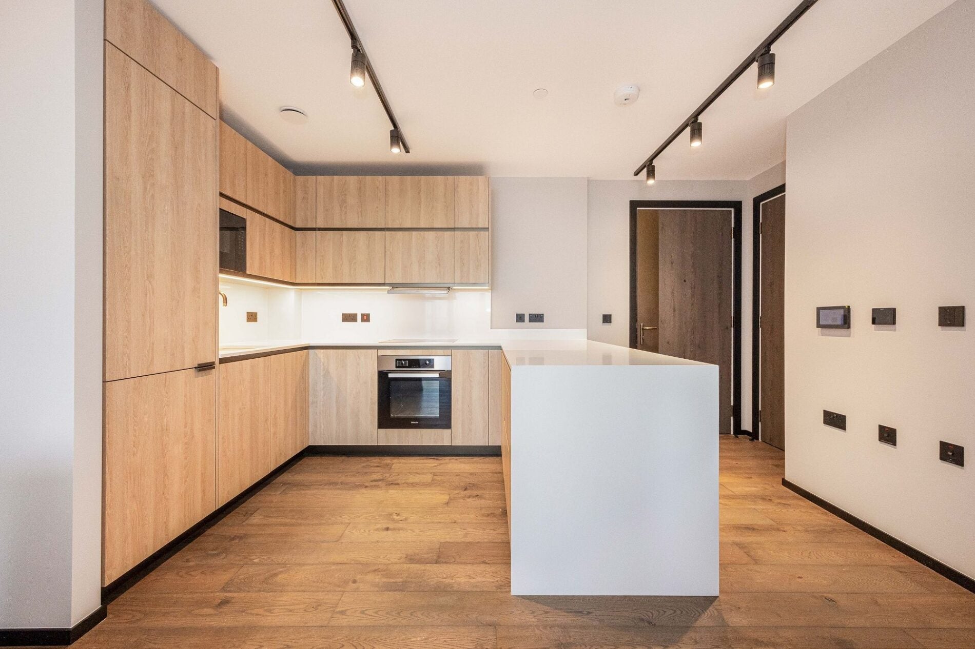 Flat Hewett Street in Greater London