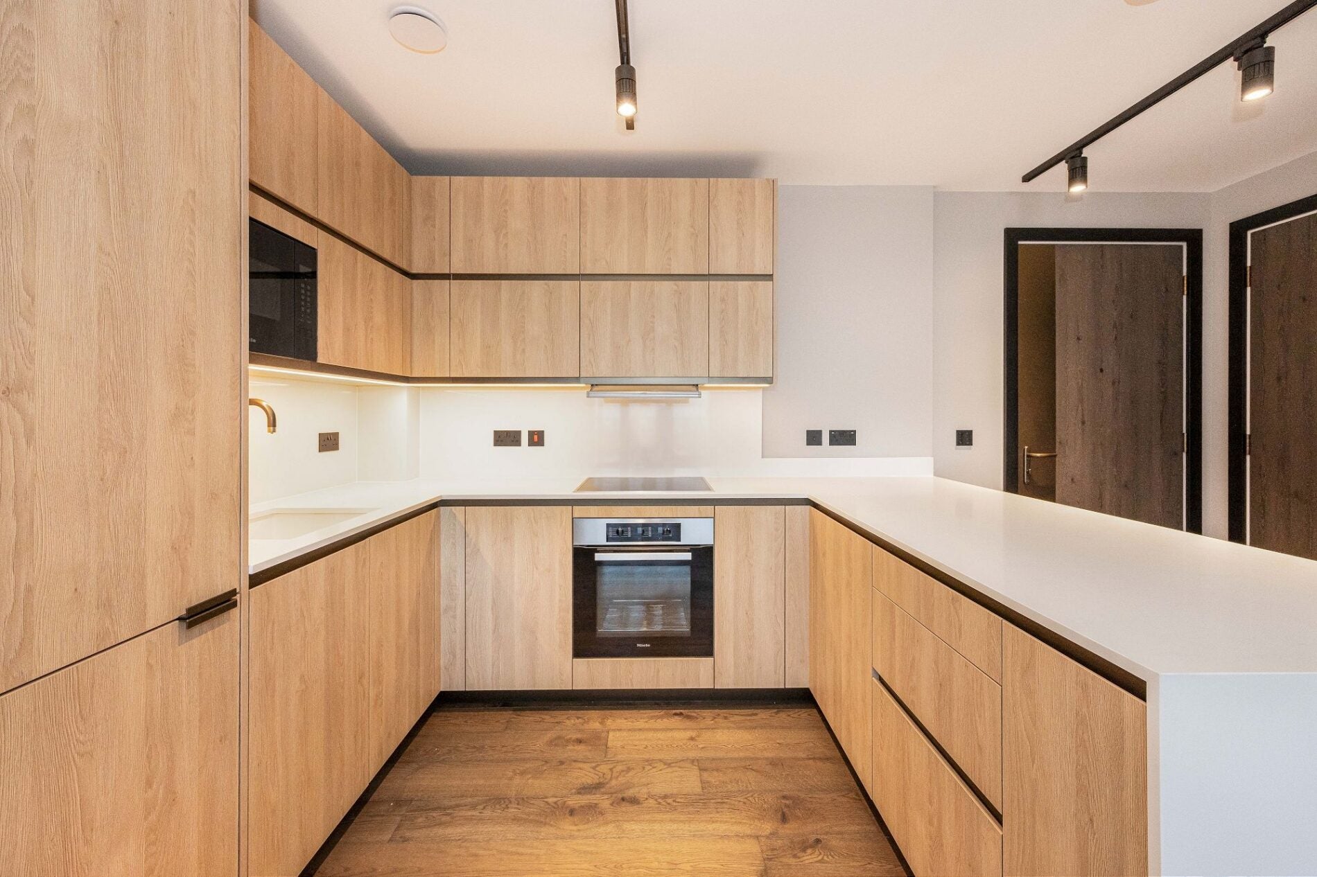 Flat Hewett Street in Greater London