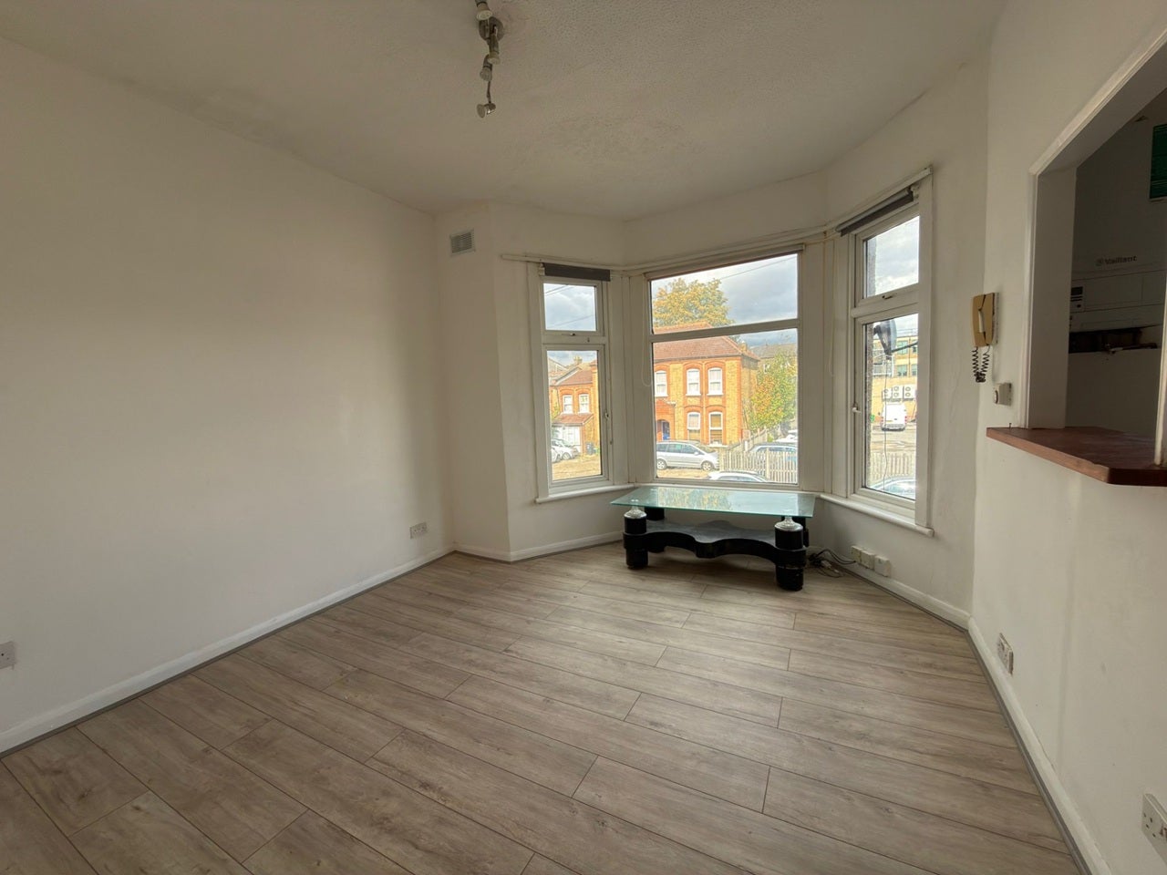 Flat Mansfield Road in Greater London