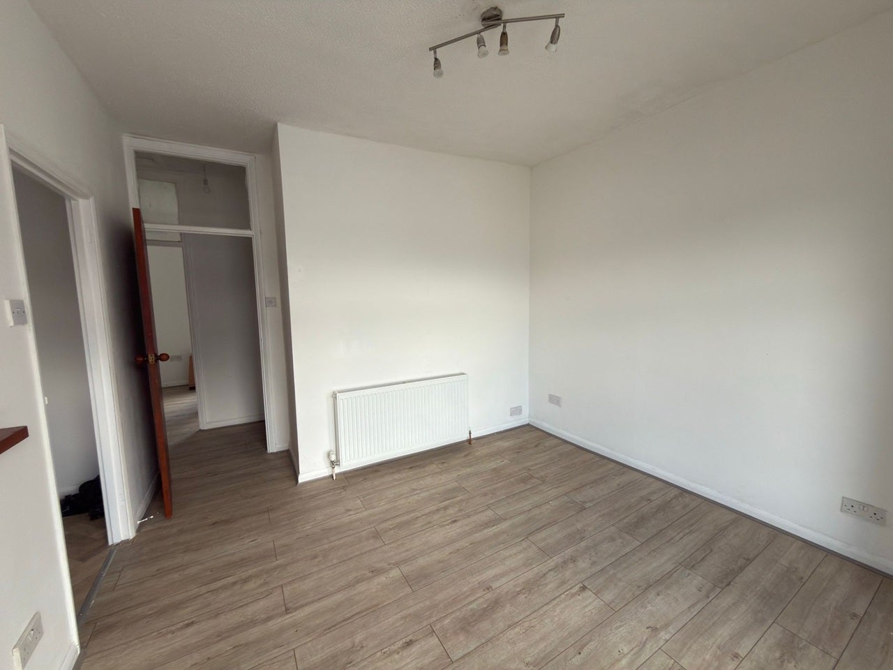 Flat Mansfield Road in Greater London