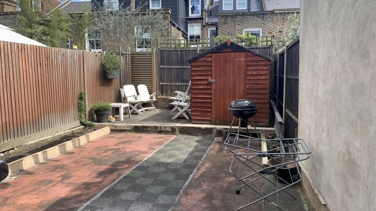 Room Tennyson Road in Greater London
