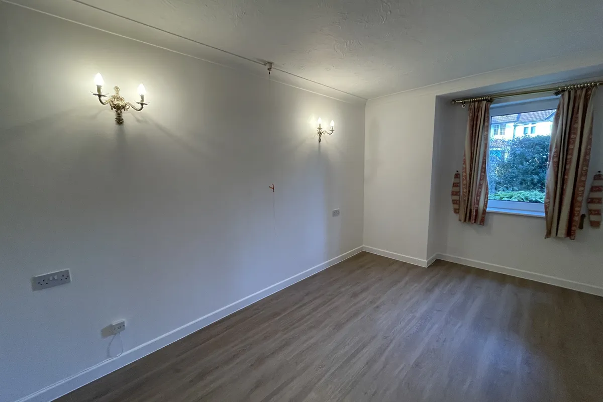 Flat Mayfield Avenue in Greater London