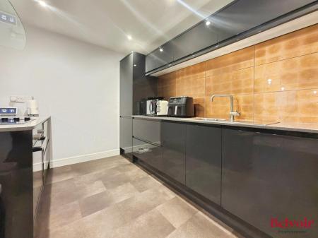 Flat Honeybourne Way in Cheltenham