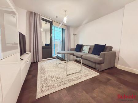 Flat Honeybourne Way in Cheltenham