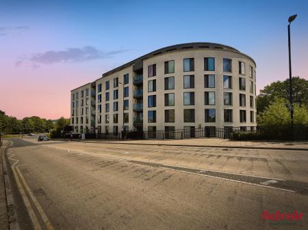 Flat Honeybourne Way in Cheltenham