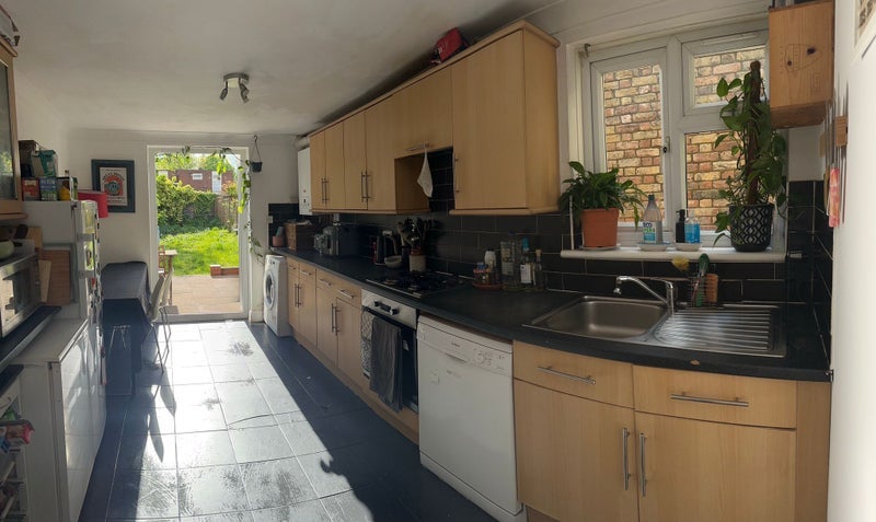 Room Coopersale Road in Greater London